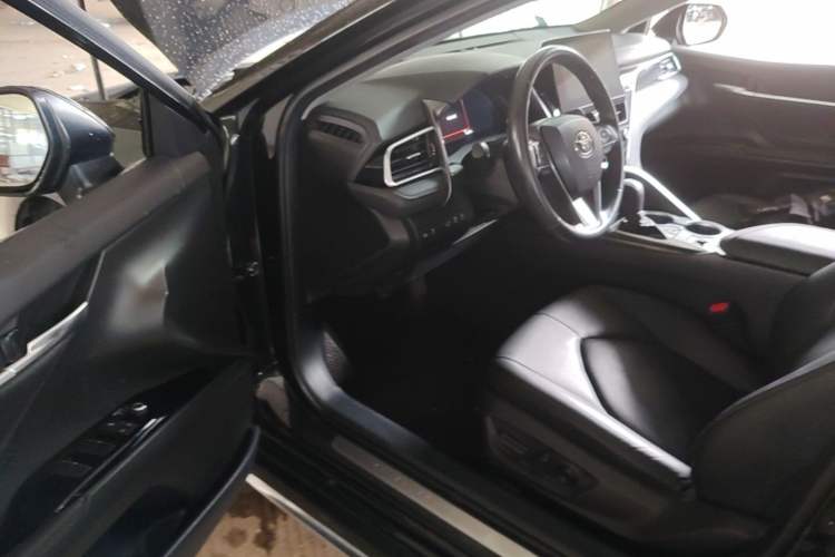 Used Toyota Camry 2023 2.5G Luxury Edition Driver Seat