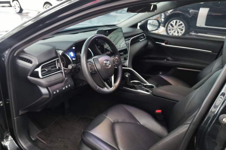 Used Toyota Camry 2023 2.0G Luxury Edition Driver Seat