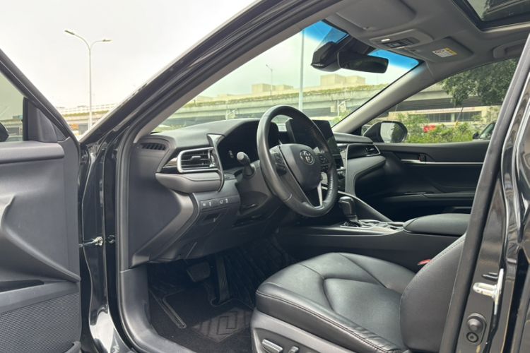 Used Toyota Camry 2023 Dual-Motor 2.5HG Luxury Edition Exterior 7
