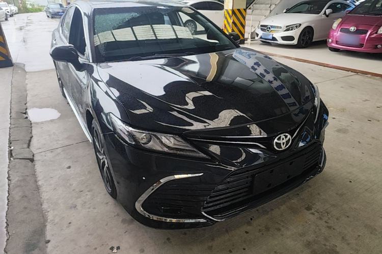 Toyota Camry 2023 — фото 3