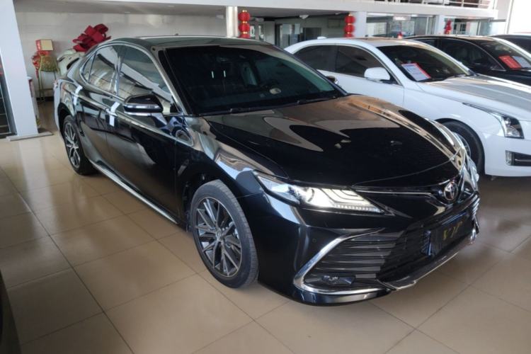 Used Toyota Camry 2023 2.5G Luxury Edition Front Right 45 Deg