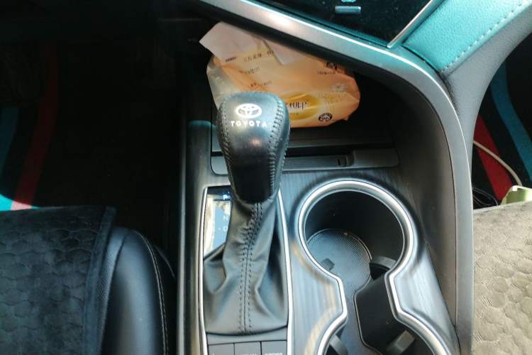 Used Toyota Camry 2023 2.5G Luxury Edition Gear Lever