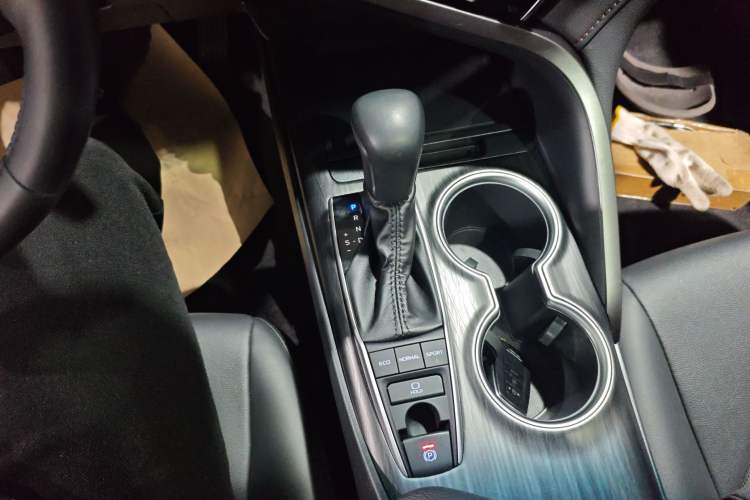 Used Toyota Camry 2023 2.5G Luxury Edition Gear Lever