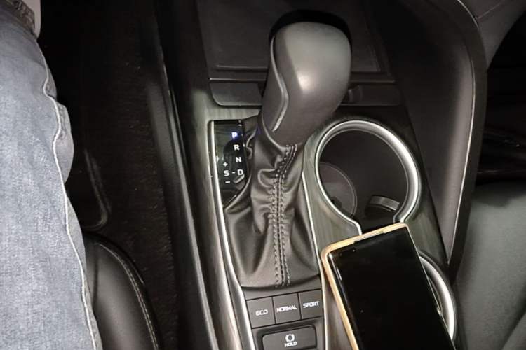 Used Toyota Camry 2023 2.5G Luxury Edition Gear Lever