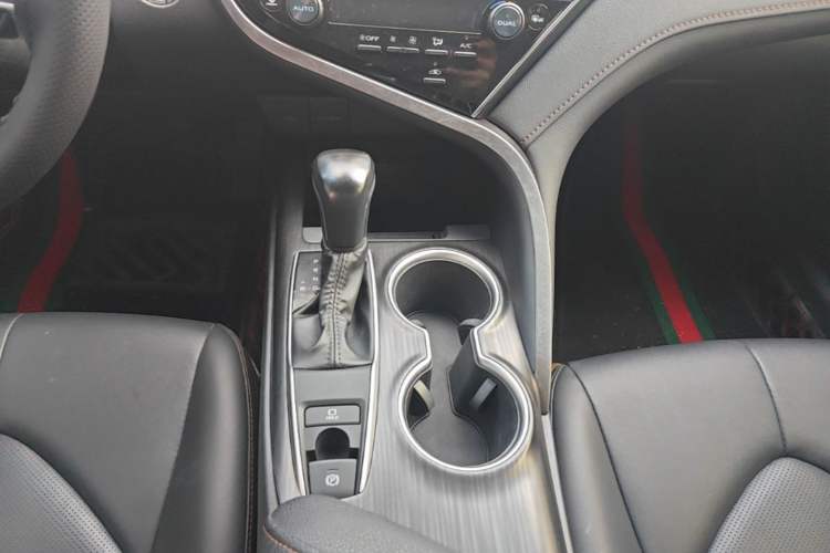 Used Toyota Camry 2023 2.0G Luxury Edition Gear Lever