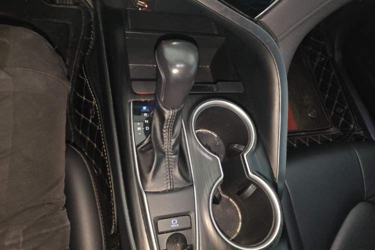 Used Toyota Camry 2023 2.0GVP Premier Edition Gear Lever