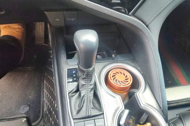Used Toyota Camry 2023 2.5G Luxury Edition Gear Lever