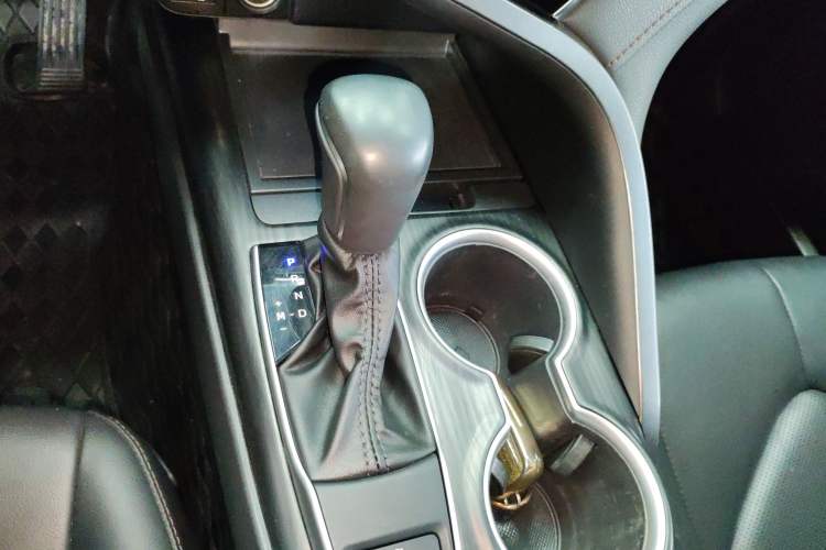 Used Toyota Camry 2023 2.0G Luxury Edition Gear Lever