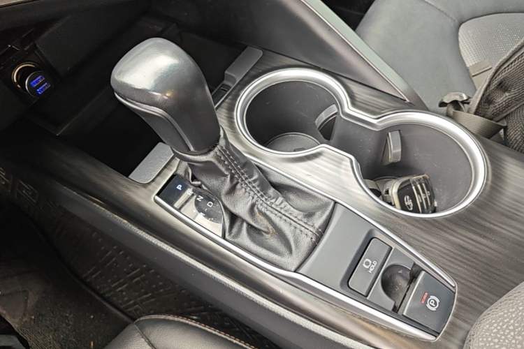Used Toyota Camry 2023 2.0GVP Premier Edition Gear Lever