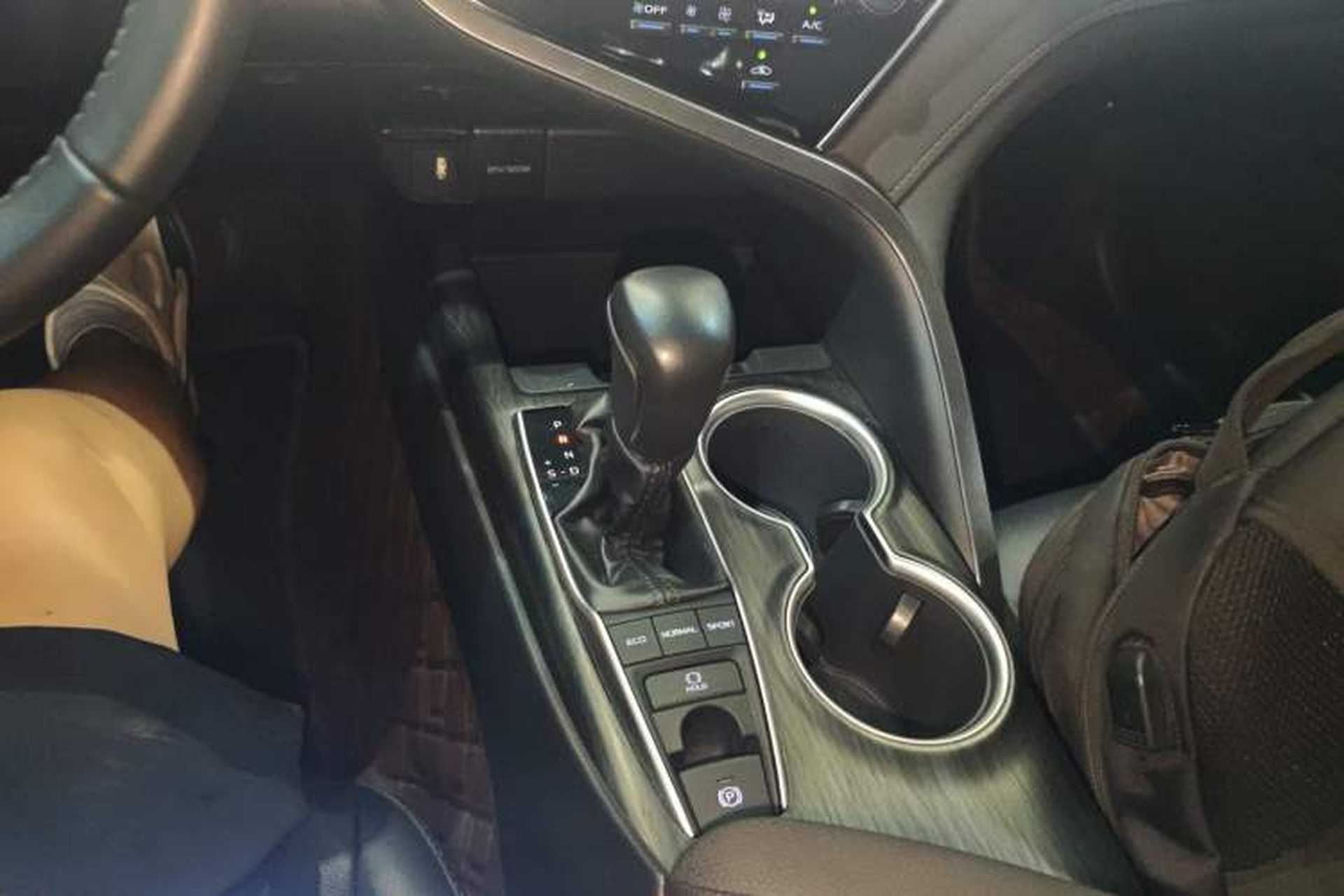 Used Toyota Camry 2023 2.5G Luxury Edition Gear Lever