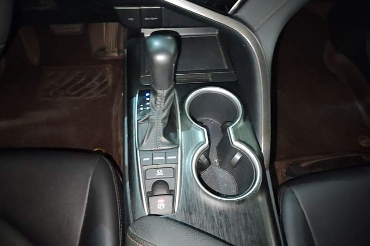 Used Toyota Camry 2023 2.5G Luxury Edition Gear Lever