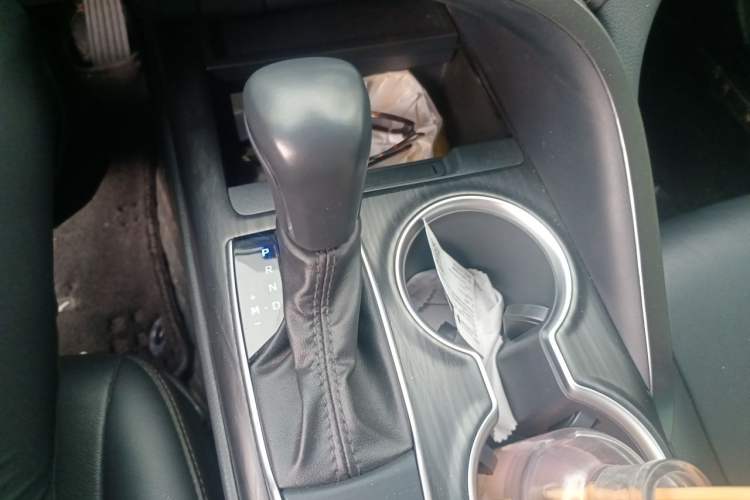 Used Toyota Camry 2023 2.0G Luxury Edition Gear Lever
