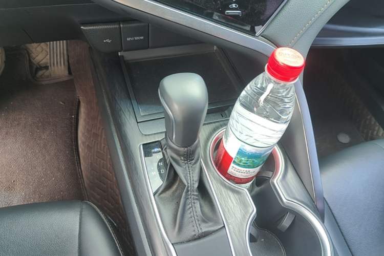Used Toyota Camry 2023 2.0G Luxury Edition Gear Lever