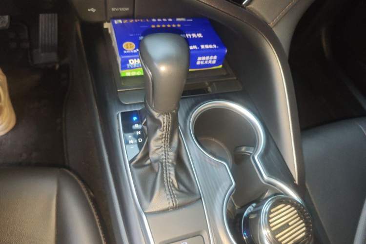 Used Toyota Camry 2023 2.0G Luxury Edition Gear Lever
