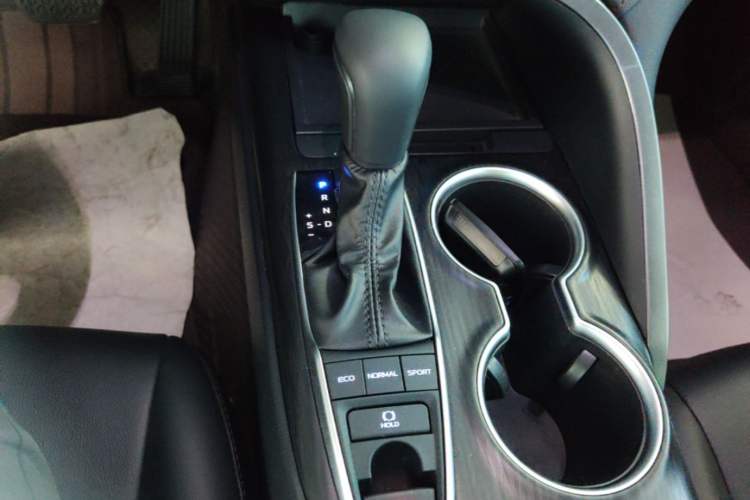 Used Toyota Camry 2023 2.5G Luxury Edition Gear Lever