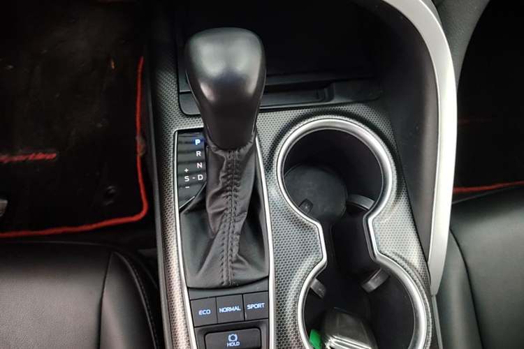 Used Toyota Camry 2023 2.5S Knight Edition Gear Lever
