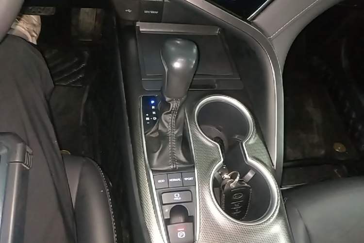 Used Toyota Camry 2023 2.0S FENGSHANG Edition Gear Lever