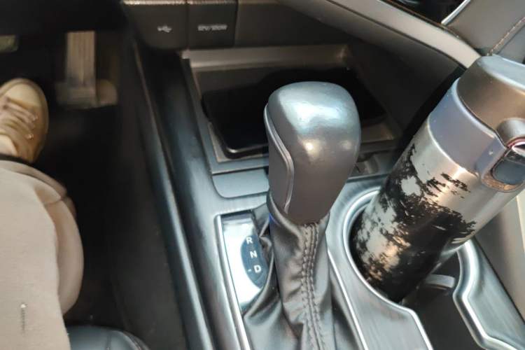Used Toyota Camry 2023 2.0G Luxury Edition Gear Lever