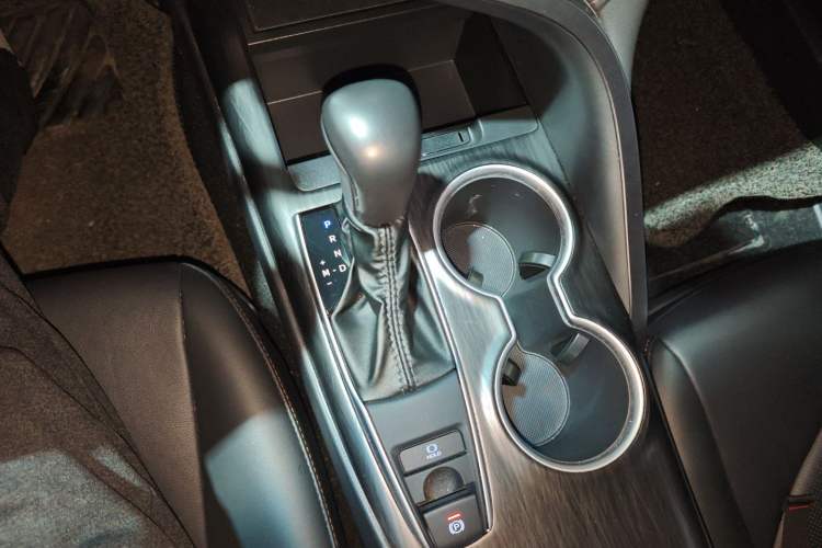 Used Toyota Camry 2023 2.0G Luxury Edition Gear Lever