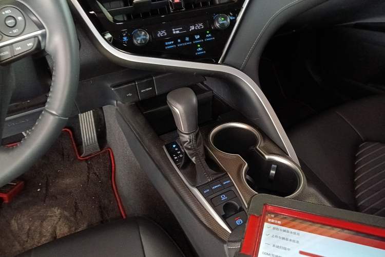 Used Toyota Camry 2023 2.0S Knight Edition Gear Lever
