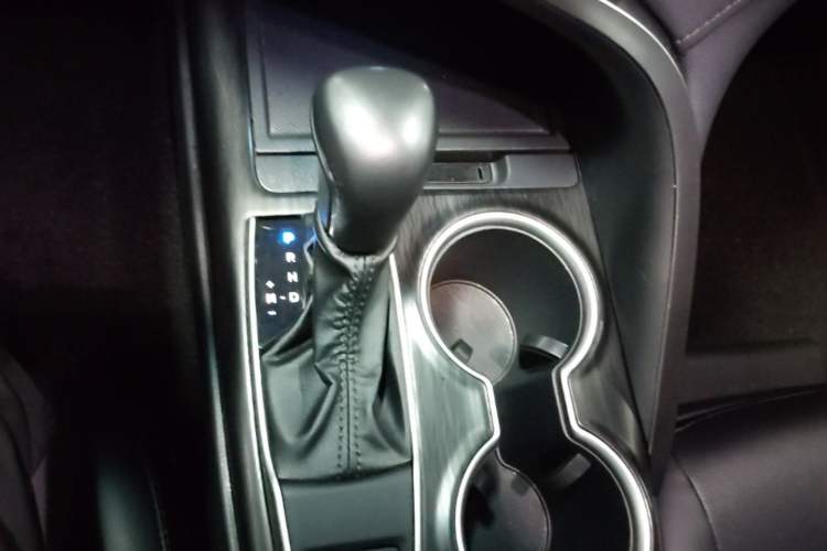 Used Toyota Camry 2023 2.0G Luxury Edition Gear Lever