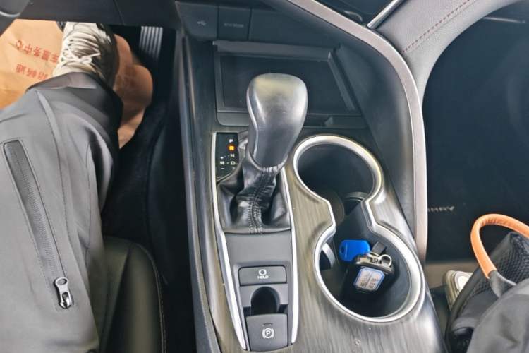 Used Toyota Camry 2023 2.0G Luxury Edition Gear Lever