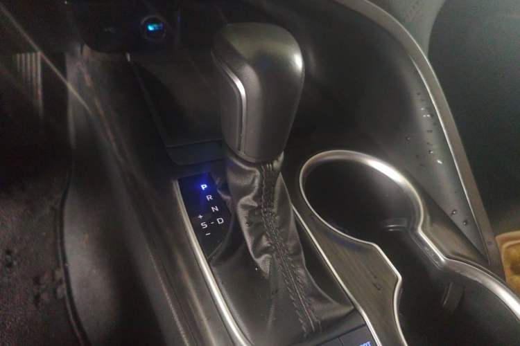 Used Toyota Camry 2023 2.5G Luxury Edition Gear Lever