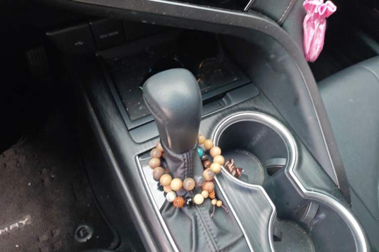 Used Toyota Camry 2023 2.0G Luxury Edition Gear Lever