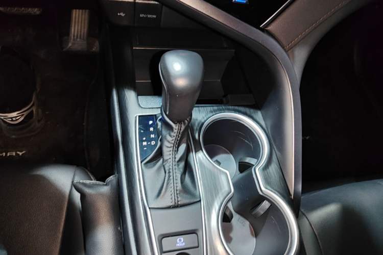 Used Toyota Camry 2023 2.0G Luxury Edition Gear Lever
