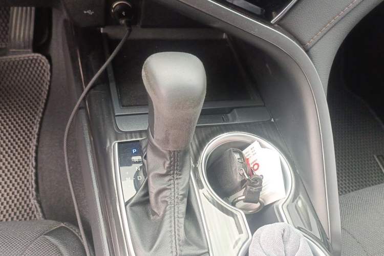 Used Toyota Camry 2023 2.0G Luxury Edition Gear Lever