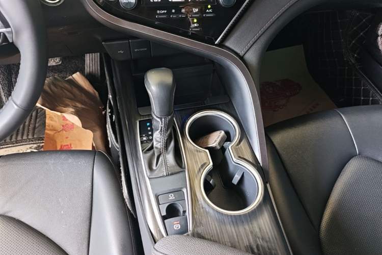 Used Toyota Camry 2023 2.0G Luxury Edition Gear Lever