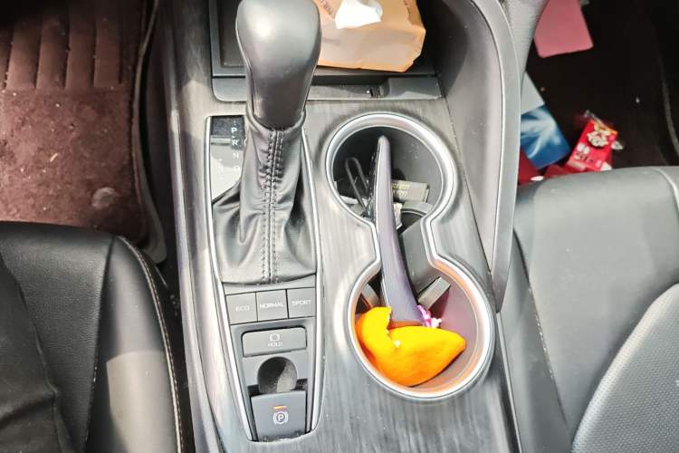 Used Toyota Camry 2023 2.5G Luxury Edition Gear Lever