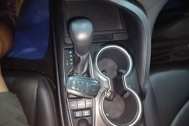 Used Toyota Camry 2023 Dual-Motor 2.5 HGVP Leading Edition Gear Lever