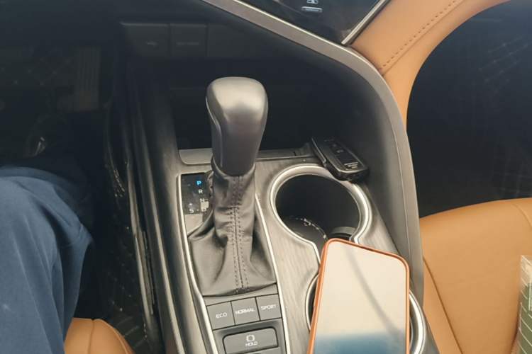 Used Toyota Camry 2023 2.5G Luxury Edition Gear Lever