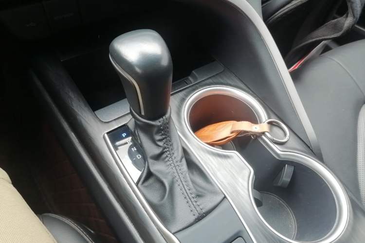 Used Toyota Camry 2023 2.0G Luxury Edition Gear Lever