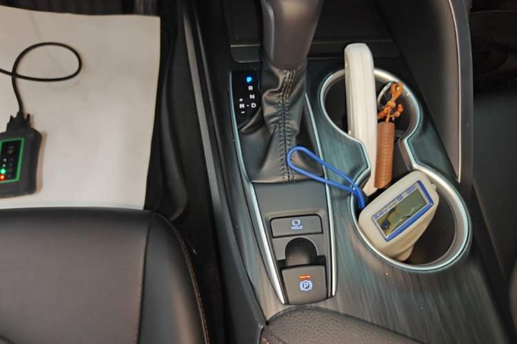 Used Toyota Camry 2023 2.0G Luxury Edition Gear Lever