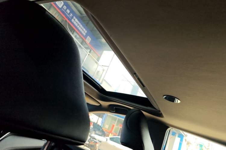 Used Toyota Camry 2023 2.0G Luxury Edition Headliner