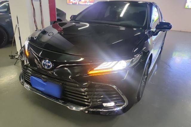 Ojetý Toyota Camry 2023 Dual-Motor 2.5HG Luxury Edition