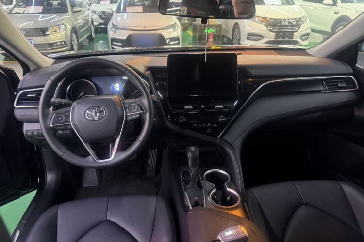 Used Toyota Camry 2023 2.0G Luxury Edition Interior 1