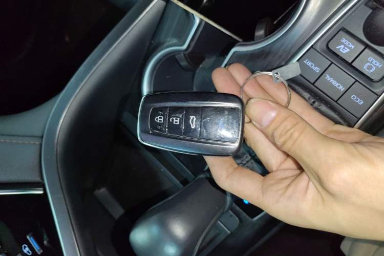 Used Toyota Camry 2023 Dual-Motor 2.5 HGVP Leading Edition Interior 1