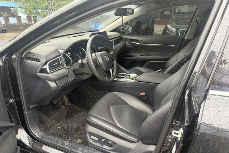 Used Toyota Camry 2023 2.0G Luxury Edition Interior 2