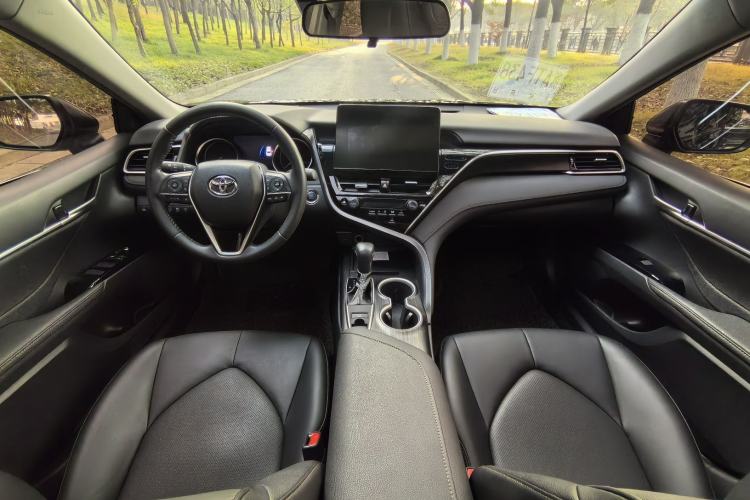 Used Toyota Camry 2023 2.0G Luxury Edition Interior 2