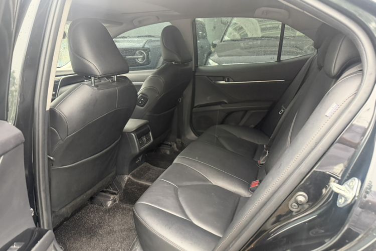 Used Toyota Camry 2023 2.0G Luxury Edition Interior 3