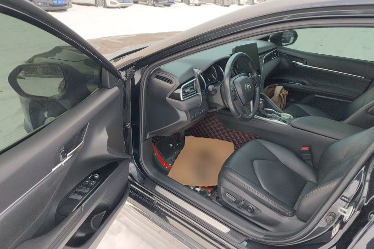 Used Toyota Camry 2023 2.0G Luxury Edition Interior 3