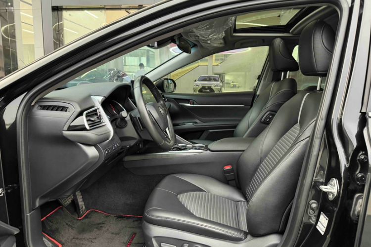 Used Toyota Camry 2023 2.0S Knight Edition Interior 3