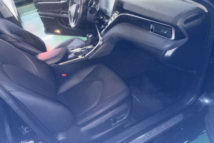 Used Toyota Camry 2023 2.0G Luxury Edition Interior 3
