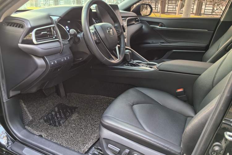 Used Toyota Camry 2023 2.0G Luxury Edition Interior 3
