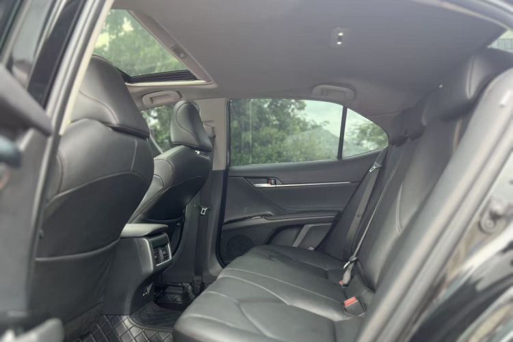 Used Toyota Camry 2023 2.0G Luxury Edition Interior 4