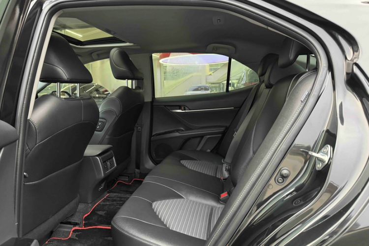 Used Toyota Camry 2023 2.0S Knight Edition Interior 4