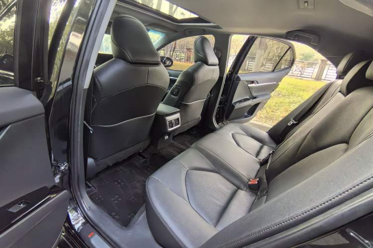 Used Toyota Camry 2023 2.0G Luxury Edition Interior 4